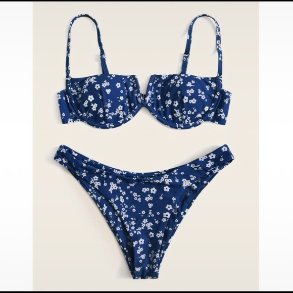 Bikini set - Picture 1 of 6